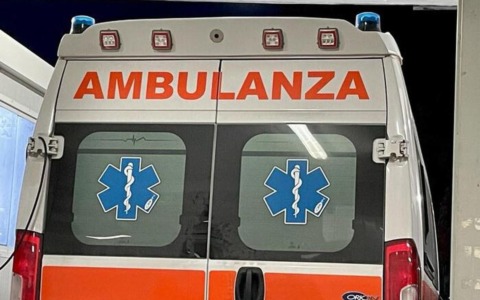 Militari dell’Accademia di Modena salvano conducente da auto in mare a Trieste
