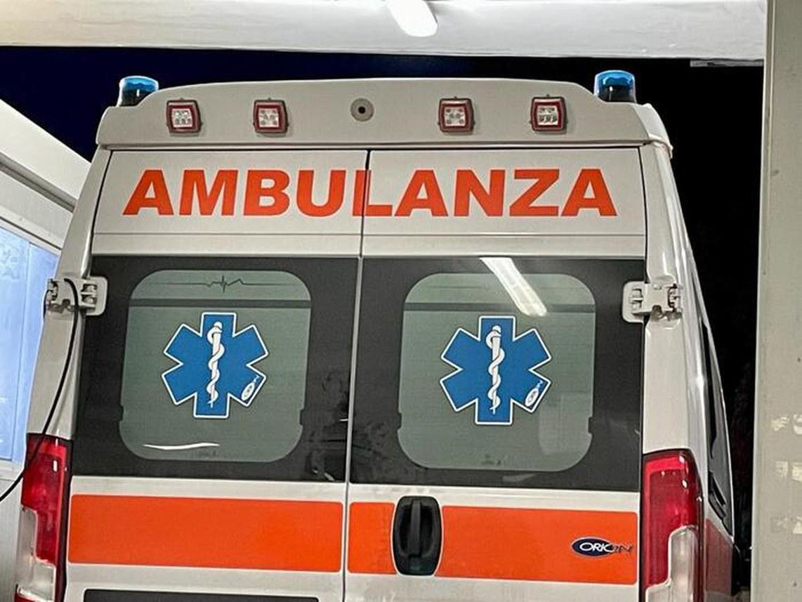 Militari dell’Accademia di Modena salvano conducente da auto in mare a Trieste