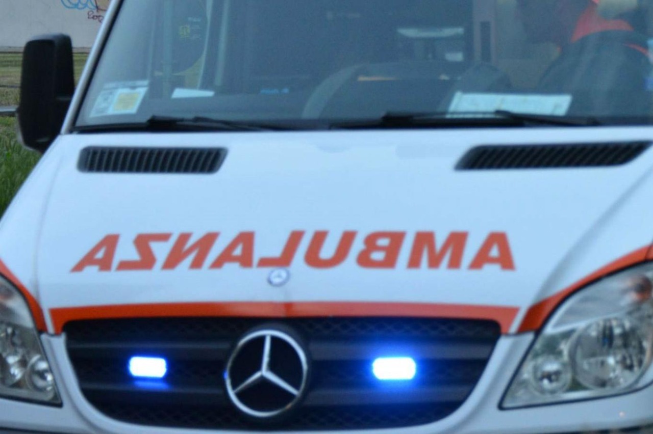 Salvato un uomo sepolto dal terremoto grazie a soccorsi improvvisati