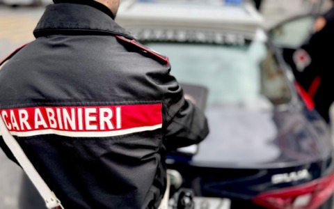 Frosinone, arrestato uomo che minaccia la compagna e ferisce un Carabiniere