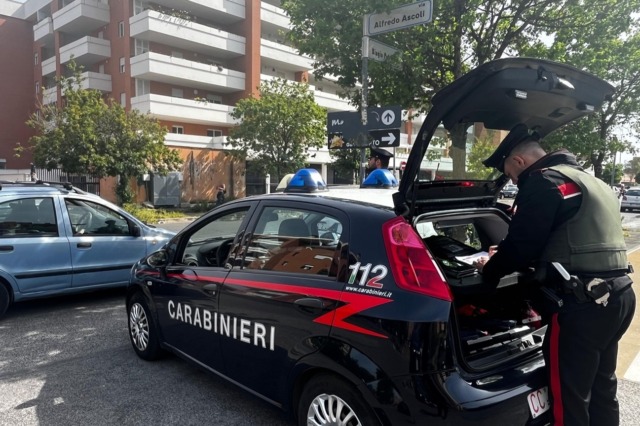 Frosinone, cade da una scala tentando di rientrare in casa