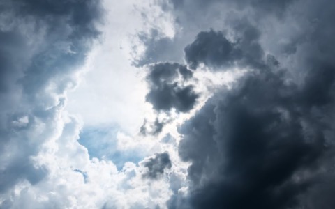 Temporali e caldo intenso, allerta gialla in quattro regioni