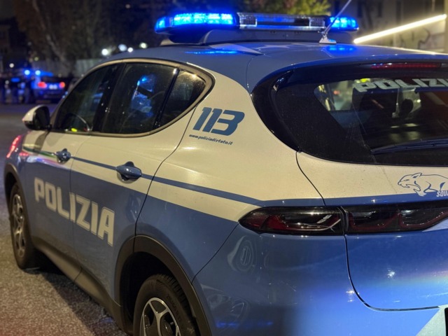 Morte di un uomo a Bologna durante immobilizzazione da parte della polizia