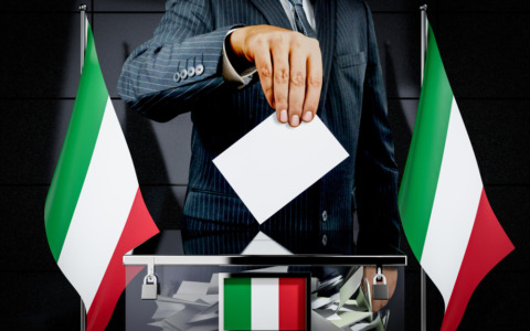 Nuovo emendamento sulla legge elettorale: capilista bloccati e tre preferenze