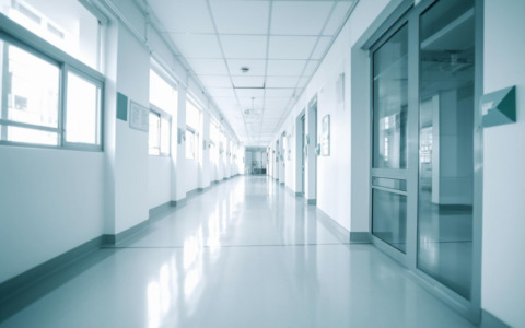Assunzione di un naturopata in ospedale a Catania suscita polemiche