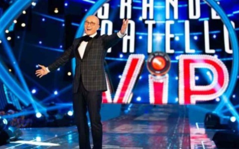 Alfonso Signorini parla dopo il caso Corona: “C’è stata un’omofobia mostruosa”