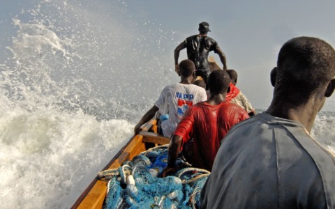 Emergenza migratoria a Ceuta: il sindaco Vivas parla di invasione