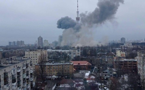 Kiev devastata: immagini aeree dopo l’attacco russo