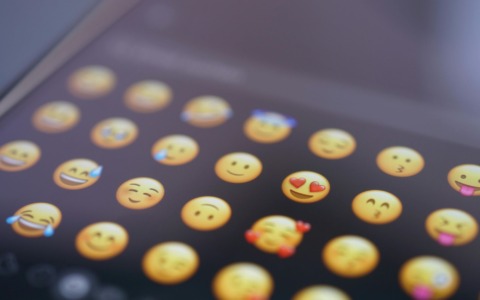 La Gen Z e la nuova era delle emozioni digitali