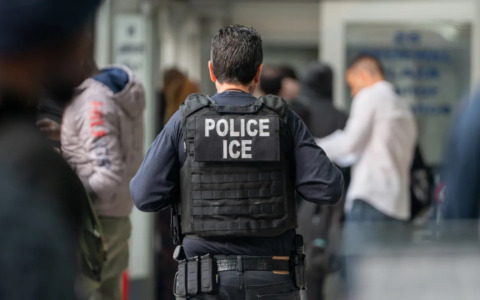 Florida, uomo investito da un tir mentre fugge dall’Ice