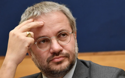 Proposta Lega per modificare legittima difesa: ddl Borghi in Senato