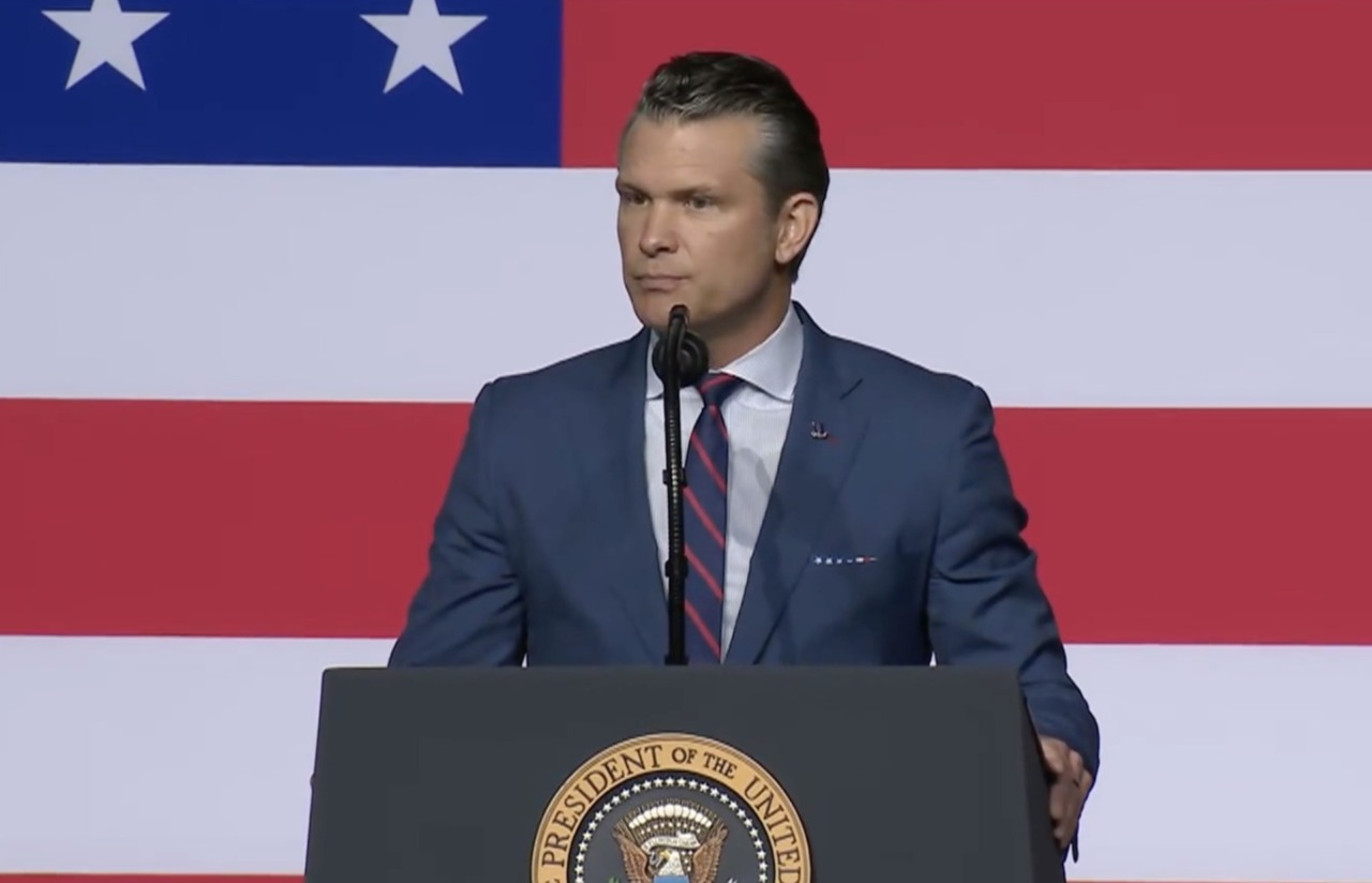 Raid USA sull’Iran: Hegseth parla di costi e necessità di fondi
