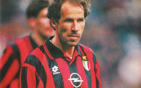 Franco Baresi, il feretro arriva alla basilica di Sant’Ambrogio