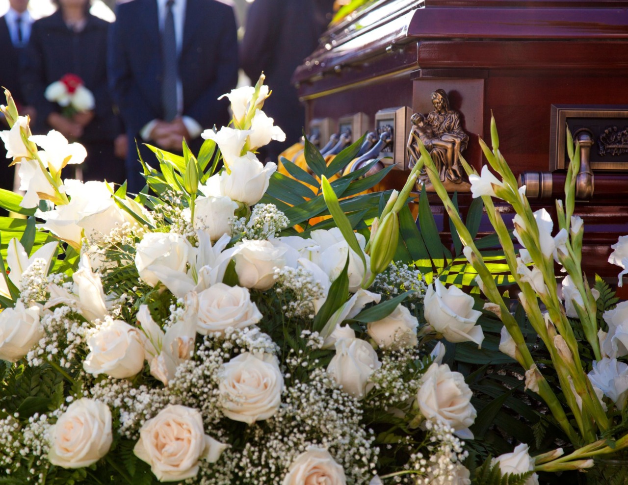 Funerali di Don Mazzi a Milano: un tributo a speranza e giustizia