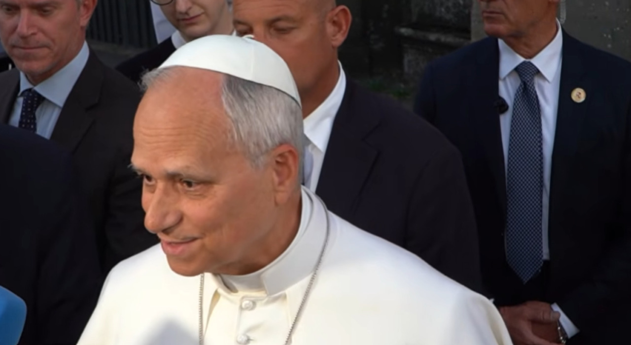 Leone XIV celebra a Parigi davanti a 700mila fedeli