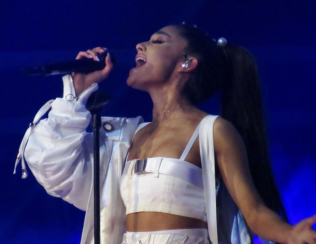 Ariana Grande annuncia il ritiro dal musical di Londra