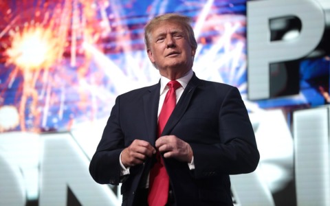Trump valuta il 2028, ma il terzo mandato resta vietato dalla legge