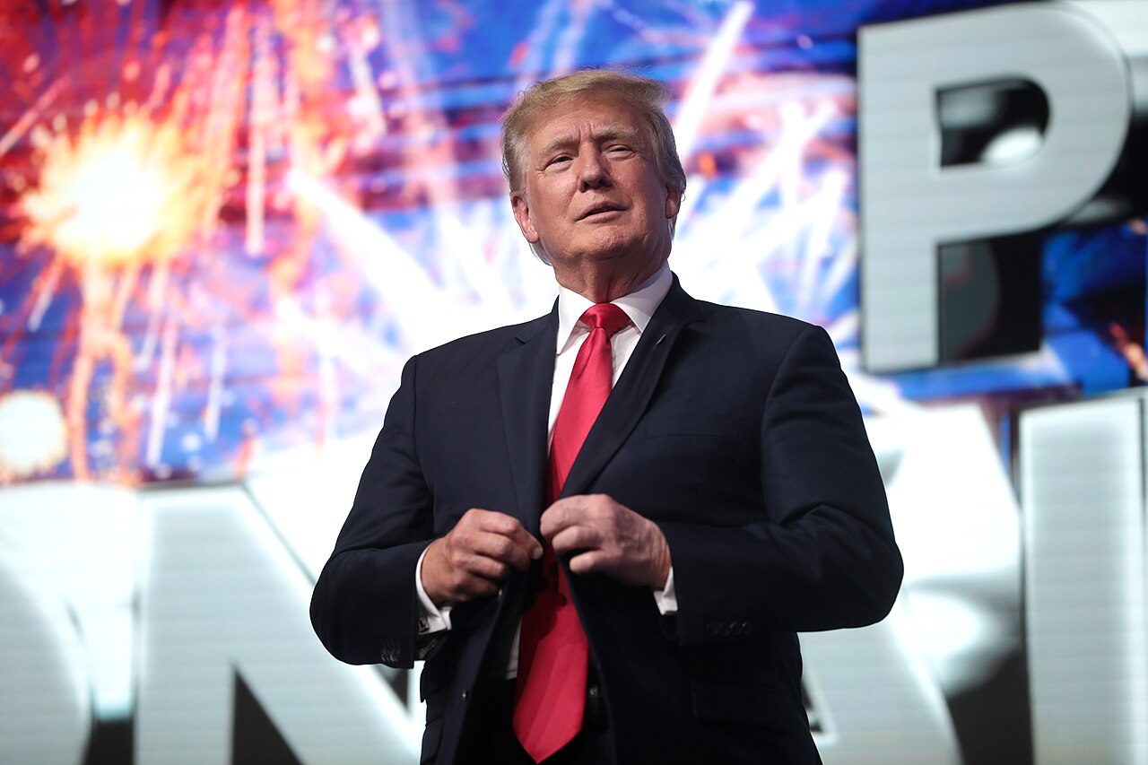 Trump valuta il 2028, ma il terzo mandato resta vietato dalla legge