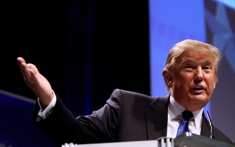 Trump annuncia nuove sanzioni contro l’Iran: i Paesi a rischio