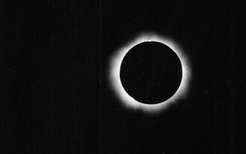 Spettacoli astronomici di agosto: Perseidi ed eclissi totale