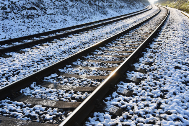 Treno Varese-Milano bloccato, evacuati 300 passeggeri