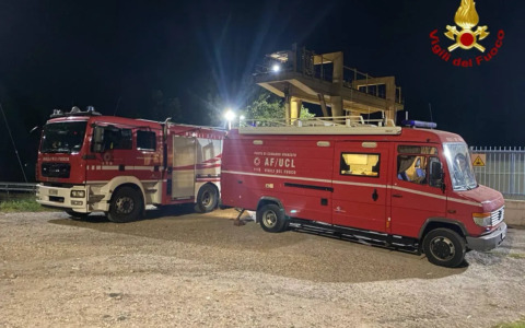 Bambino autistico di 8 anni scompare da casa: dopo una notte nei boschi sul Po, ritrovato vivo e in buone condizioni