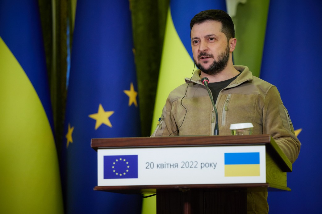 Zelensky accusa Washington: “Ritardi sui missili destinati a Kiev concessi dall’Europa”