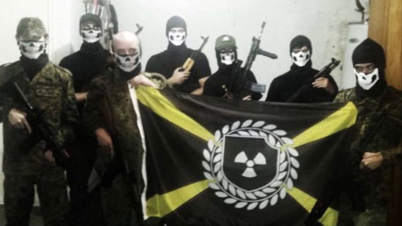 Diciassettenne arrestato per materiale terroristico neonazista