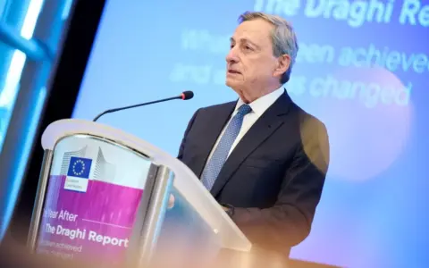 Draghi: l’intelligenza artificiale può rilanciare la produttività Ue