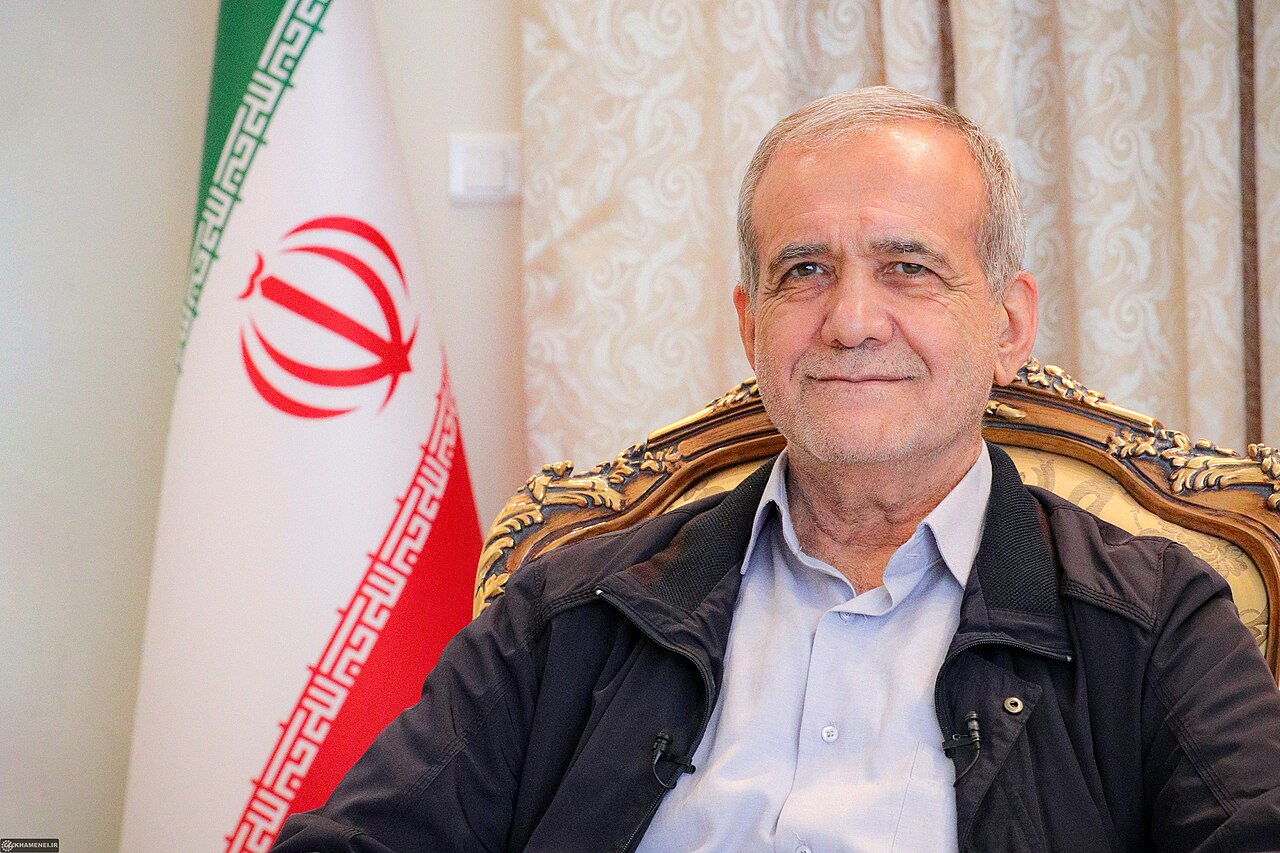 Iran, Trump valuta un incontro con Pezeshkian a New York