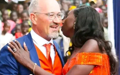 Per l’ex sacerdote padovano, nozze festose (e colorate) in Kenya