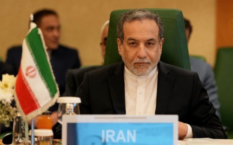 Teheran accusa Parigi e rivendica la difesa dei propri interessi