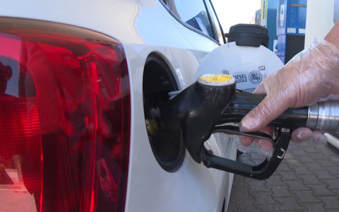 Carburanti, dopo il price cap (2.19 diesel, 1.99 benzina) di Eni e Ip, protestano i benzinai indipendenti