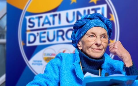 Addio a Emma Bonino, la storica leader radicale si è spenta all’età di 78 anni a Roma