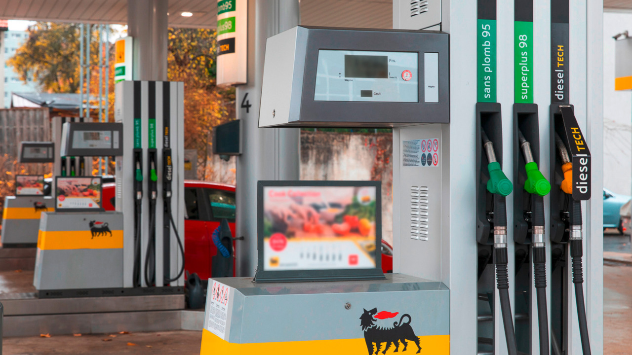 Tetto Eni ai carburanti: benzina a 1,99 euro, diesel a 2,19