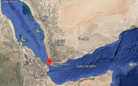 Houthi conquistano Mocha e Perim, il petrolio supera i 100 dollari