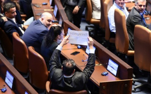 Israele, l’opposizione si compatta per sfidare Netanyahu