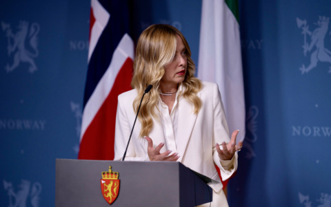 Giorgia Meloni lancia l’allarme da Oslo: “Putin ci sta provocando”
