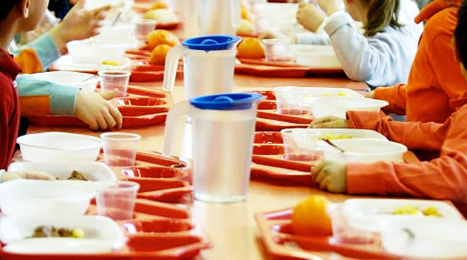 Mortara, menu differenziato per chi non salda la mensa