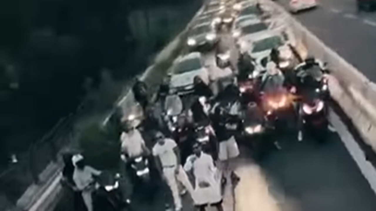 Videoclip sulla Milano-Meda, traffico fermato all’ora di punta