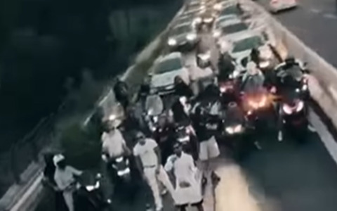 Videoclip sulla Milano-Meda, traffico fermato all’ora di punta