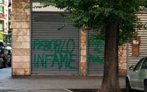 Minacce social alla gip dopo il caso del minimarket di Torino