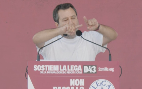Salvini propone un congresso straordinario della Lega