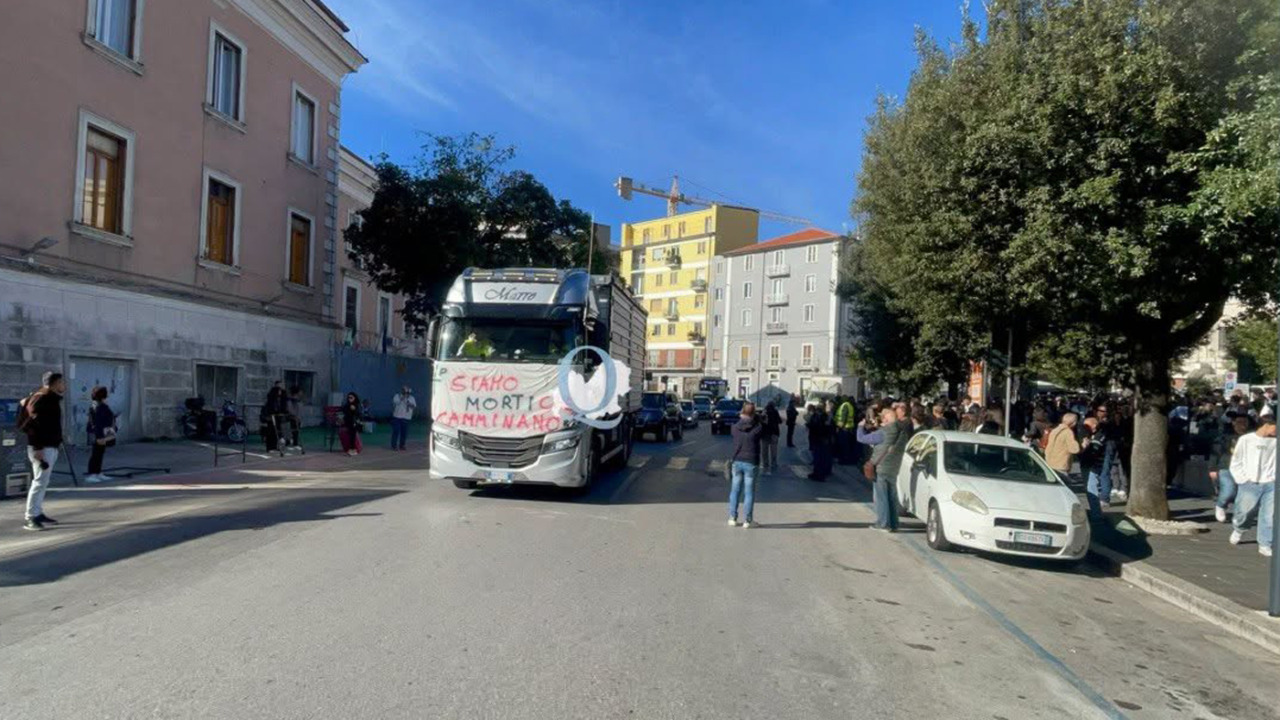 Proteste dei trasportatori, disagi per rifornimenti e produzione in Molise