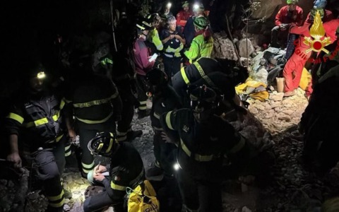 Speleologo bloccato per una frana a dieci metri di profondità in Sardegna