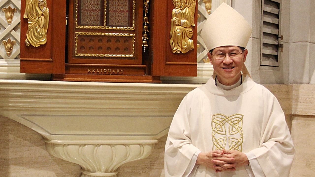 Luis Antonio Tagle, il cardinale che guiderà la messa in Vaticano