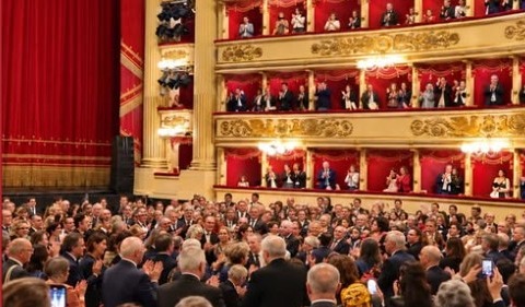 Bella ciao alla Scala per i 120 anni della Cgil