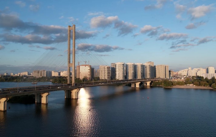 Mosca rivendica il raid sul Ponte Sud di Kiev