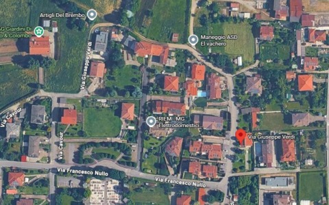 Imprenditore edile muore durante lo scarico di un mini escavatore