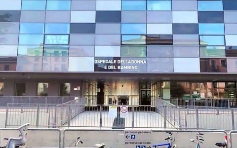 Verona, bimba investita nel cortile: è fuori pericolo